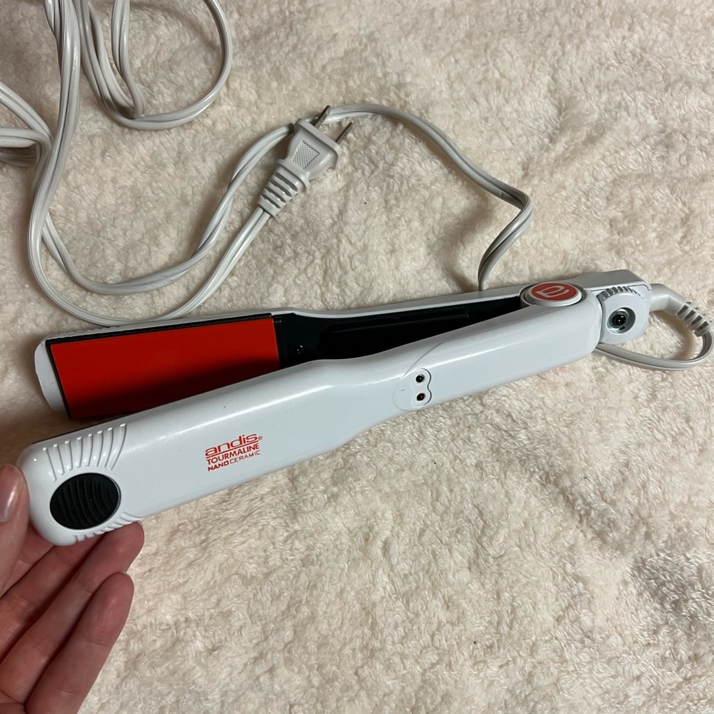 Andis tourmaline hair straightener